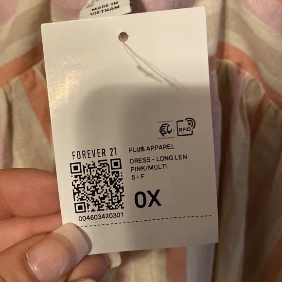 Brand new forever, 21+ halter peekaboo top midi dress😍😍😍 - Picture 6 of 16